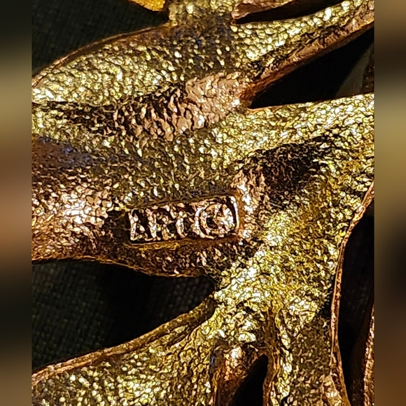 Vintage Arthur Pepper Gold-tone & Faux Pearl Brooch - Picture 6 of 6